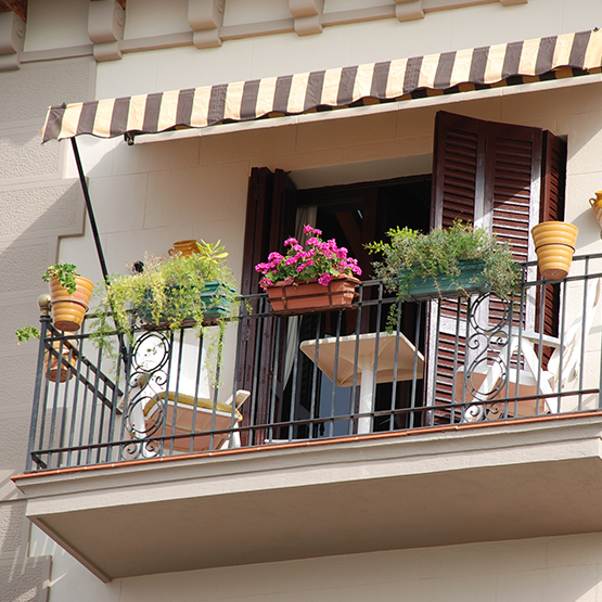 Parasol dans la terrasse