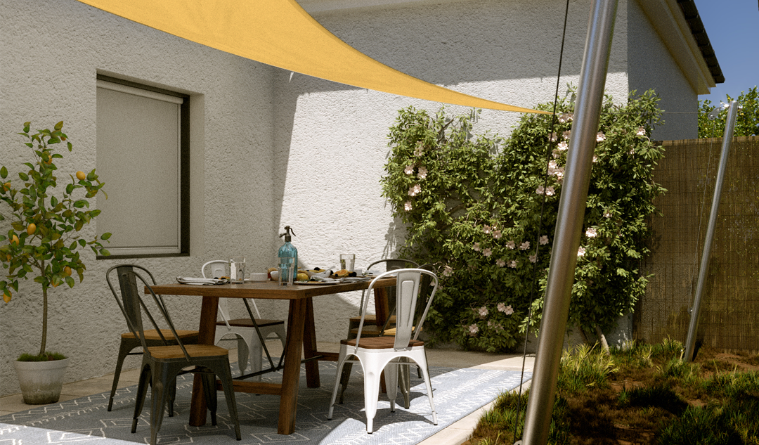 Terrasse ensoleillé à l'abris du soleil avec une voile d'ombrage