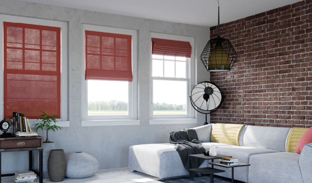 Store bateau rouge dans un salon avec mur en brique